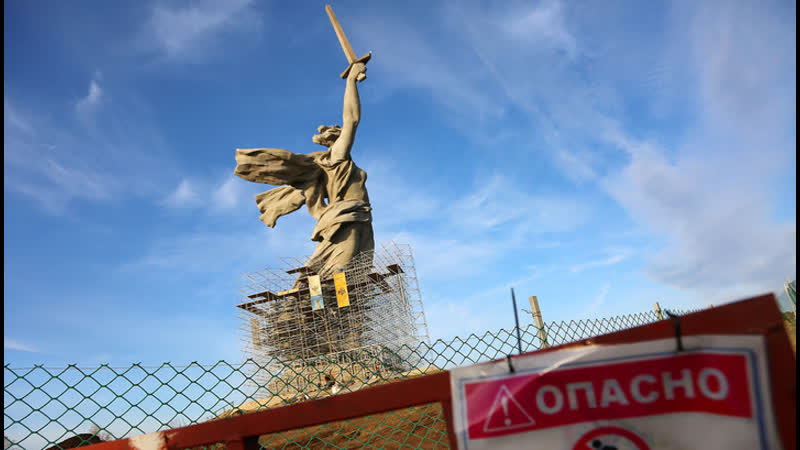 Реставрация скульптуры Родина мать в Волгограде подходит к