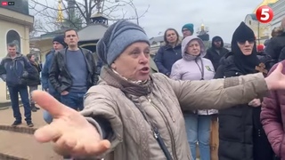 🔥НОВА ЗІРКА інтернета! Пані Люба в Лаврі ВЗУЛА рпц-шників!