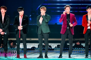 [4K] 161127 Super Seoul Dream Concert 2016 _ SHINee _ Tell Me What To Do + 1 of 1