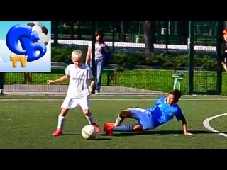 #3  8 ЛЕТНИЙ ФУТБОЛИСТ ДЕЛАЕТ ФИНТЫ И ЗАБИВАЕТ ГОЛЫ  8 aos FUTBOLISTA REALIZA fintas y goles
