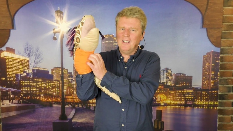 Hickory Dickory Dock, Brian Friends Learn English Through