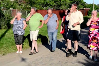 ПОСПЕЛИ ВИШНИ В САДУ У ДЯДИ ВАНИ.