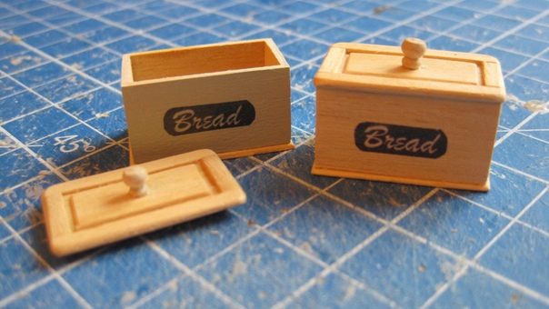 1, 12th Scale Dolls House Bread Bin