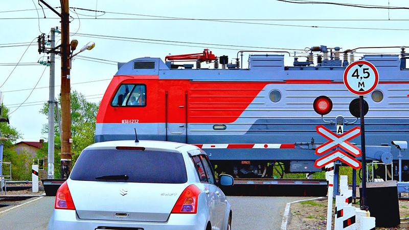 Rail Way. Russian Railroad Crossing. Double Freight Train, Сдвоенный грузовой