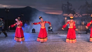 Ансамбль Саяны, танец. Хоомей в Центре Азии 2015. Открытие.