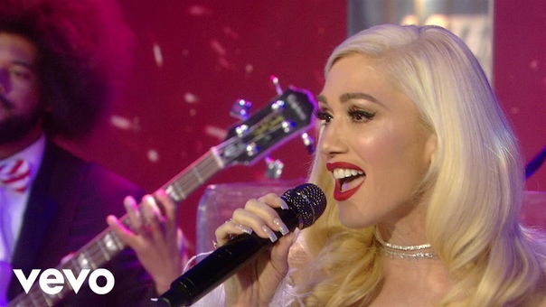 Gwen Stefani Santa Baby ( Live On The Today Show,