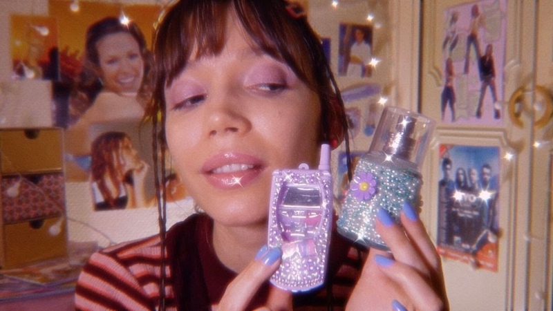 ASMR, On est en 2004 et ta BFF te maquille Nostalgia,