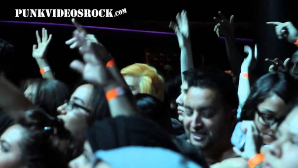 ONE OK ROCK Nothing Helps ( Live at Vans Warped Tour Kick Off Party