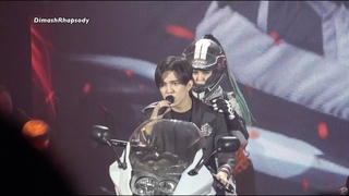 [Fancam 4K] Dimash Kudaibergen - Lay Down | Kazan Arnau concert