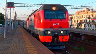 Электровоз ЭП2К-401 со скорым поездом №15 “Москва - Волгоград“