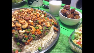 Арабский плов Уузи с мясным фаршем, морковью и зеленым горошком