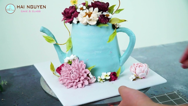 Cách Làm Một Chiếc Bánh Tạo Hình Ấm Trà Trang Trí Hoa Kem Xinh