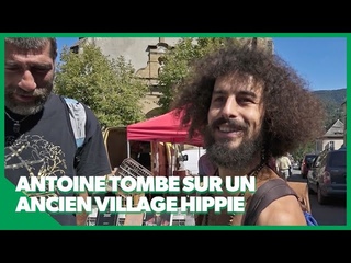 En France, Antoine de Maximy tombe sur un ancien village hippie