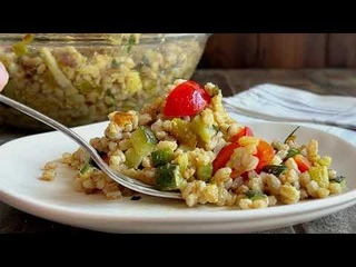 Insalata di farro con funghi e verdure, ricetta semplice e deliziosa!
