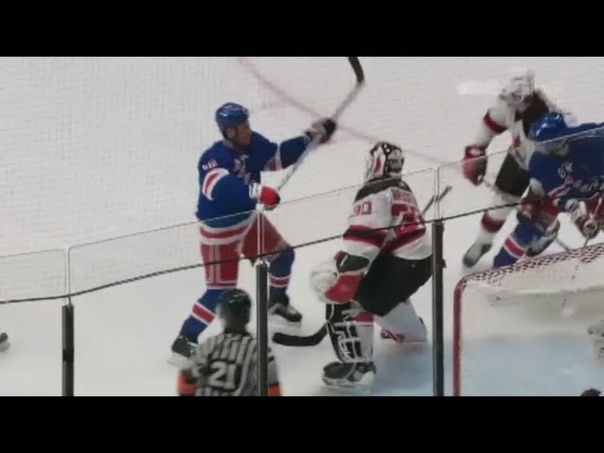 Sean Avery screens Martin Brodeur The Avery