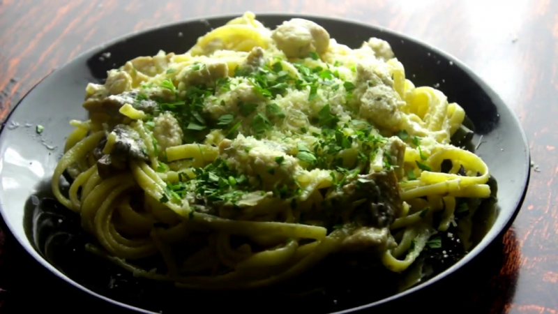 Сливочная паста с грибами и