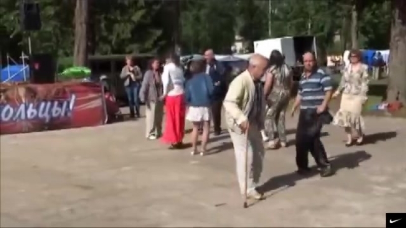 в задницу