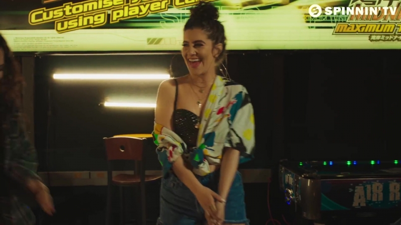 Alyx Ander Redondo Casually (feat. Maria Z) Official Music