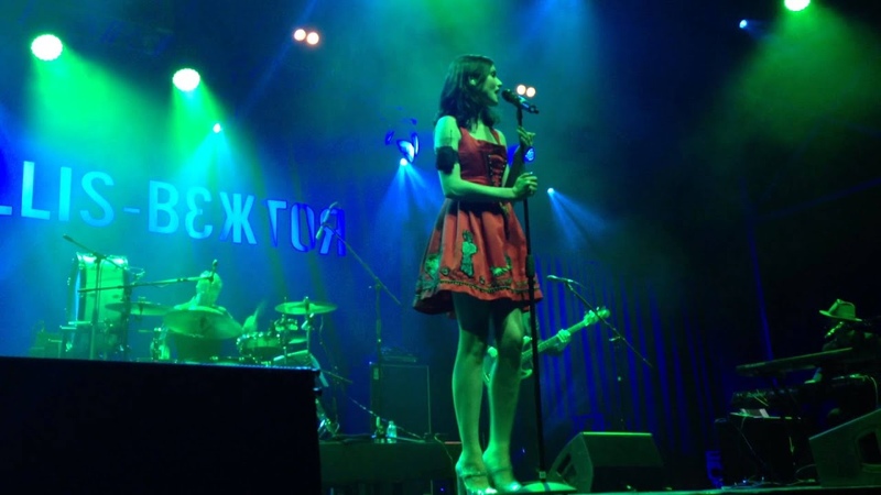 Sophie Ellis Bextor Love Is a Camera ( Live at A2,
