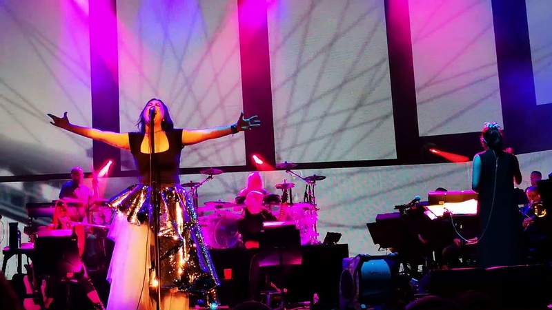 Lindsey Stirling in Cincinnati Hi Lo with Amy