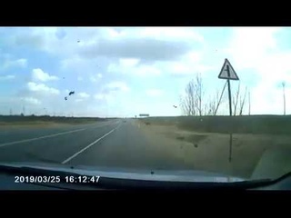 Летчик улетел в кювет на трассе Астрахань  Нариманов