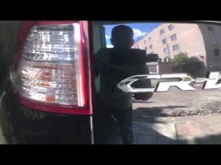Honda CR-V. Наносим резинобитумный состав на арки, одновременно шумоизолируя и защищая от коррозии