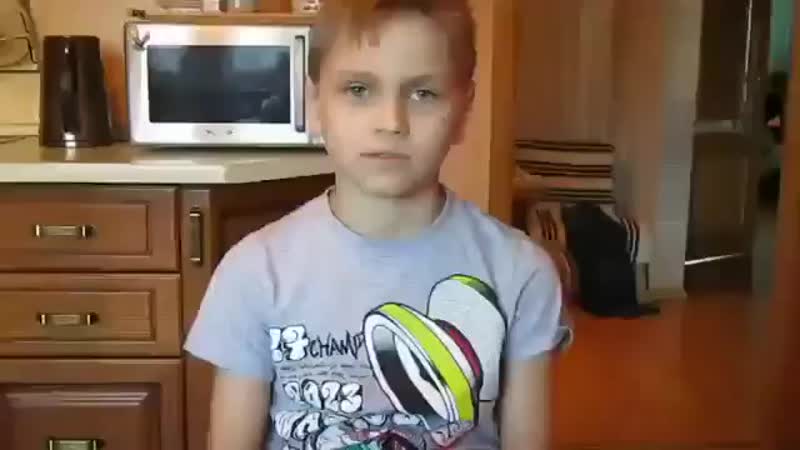 СТАРШИЙ БРАТ ИЗДЕВАЕТСЯ НАД МЛАДШИМ