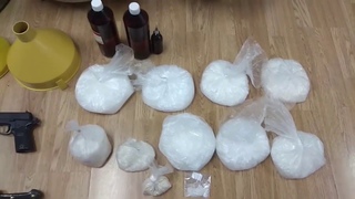 Σύλληψη 3 ατόμων για κατοχή και διακίνηση κρυσταλλικής μεθαμφεταμίνης