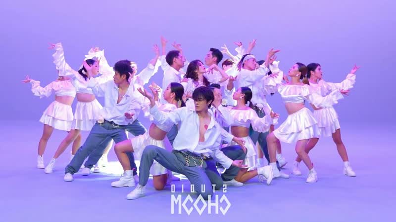 Hyun A Flower Shower dance
