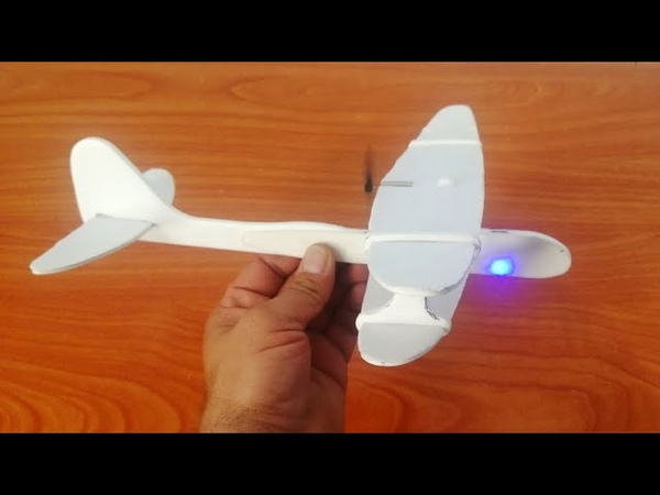Make a glider from the Pizza Cork