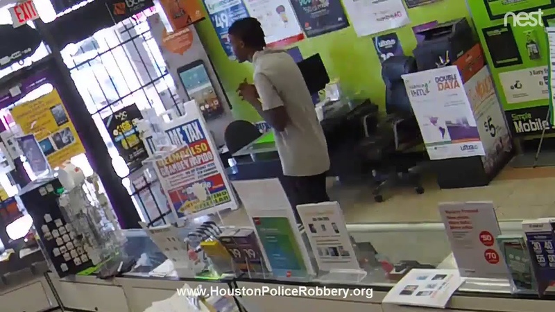 Watch robbery suspect pray after getting locked in