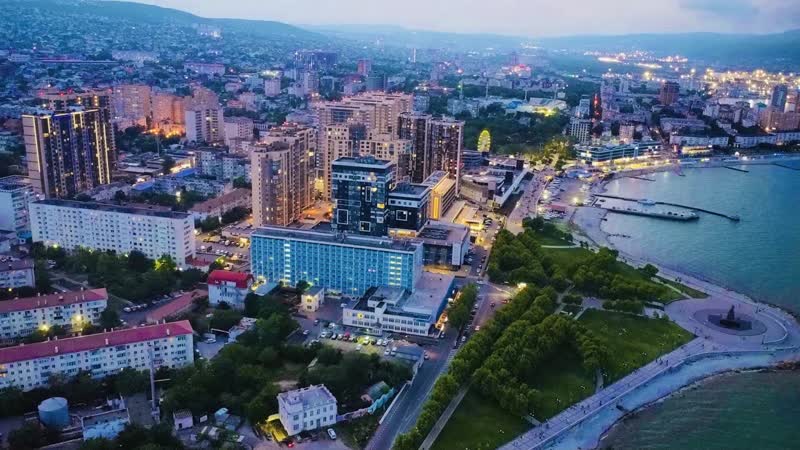 НОВОРОССИЙСК. БЕСПРЕДЕЛ В ГОРОДЕ. ПОЛУГОЛЫЕ РУСАЛКИ В МОРЕ.