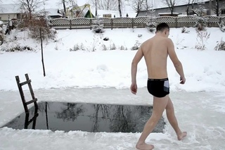 Купання  на Водохреща 2013