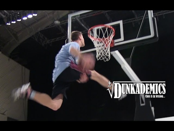 Lipek Dunks The New Jordan Hangar in