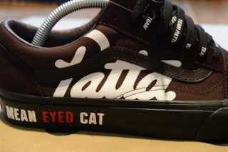 Van x Patta Mean eyed cat, both colours! Pow!