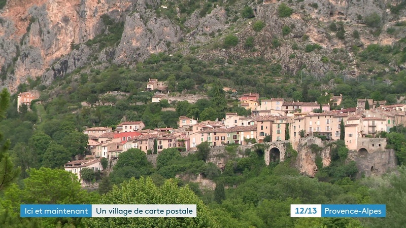 Village emblématique de la Provence : Moustiers Sainte Marie, cest un décor de carte