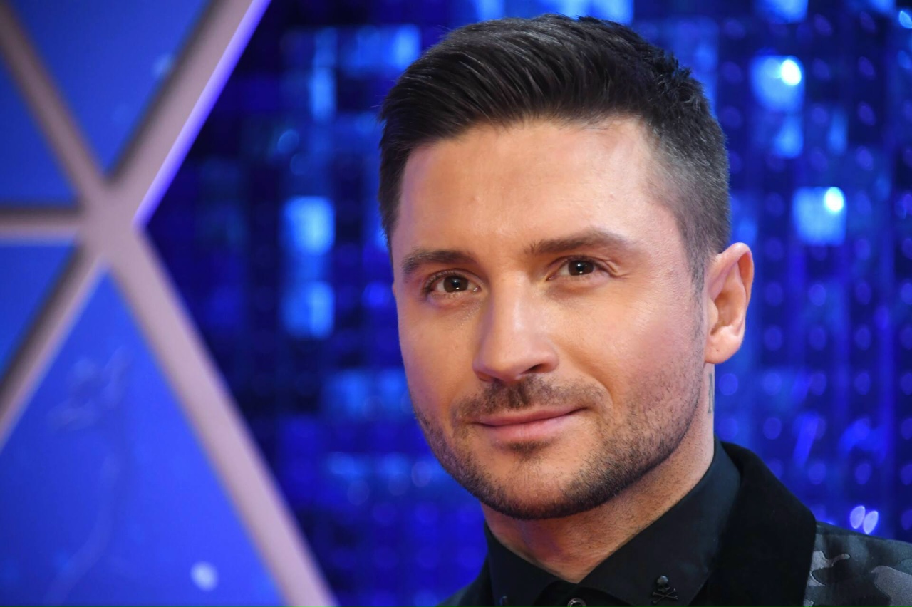 Лазарев скучает по покойному брату: "Как жаль, что не успел пожить. Знаю, ты при