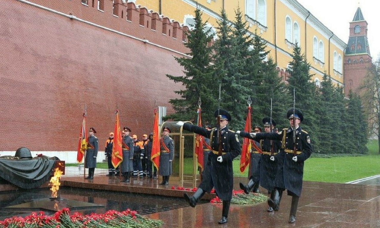 Памятник неизвестному герою в москве Памятник неизвестному герою в москве