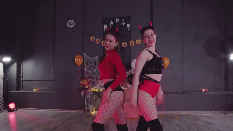 Zalesina Olya Razgulyaeva Katya, Dance Halloween