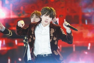 [4K] 170114 골든디스크 불타오르네 SUGA