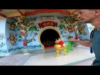 Вокруг Пангана 50 км, курс 1 бакс 33,5 бата, Lost Paradise, напросились в храм на ночевку.