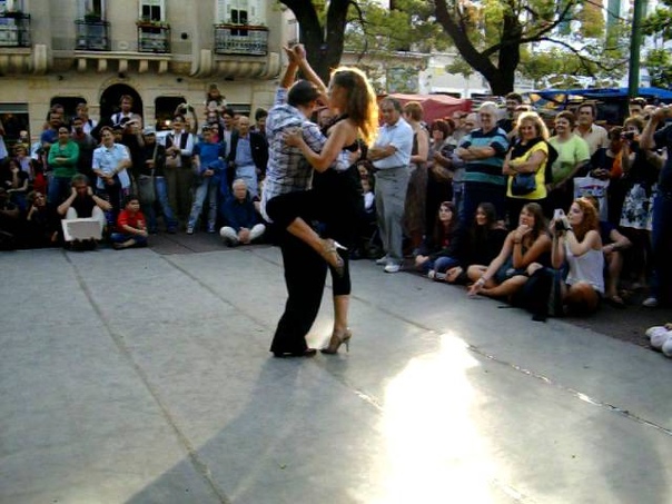 El Indio San Telmo Square Show Tango Parody
