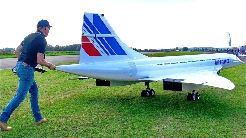 149 KG GIGANTIC RC CONCORDE LARGEST TURBINE MODEL JET IN SCALE 1:6 FLIGHT WITH THE RED ARROW