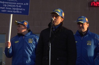 Выступление Владимира Сысоева на ЖД вокзале Нижневартовска