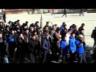 Шествия молодежных организаций таких как “Ураанхай“, “ЯСМ“ и т.д. в день Республики Саха (Якутия).