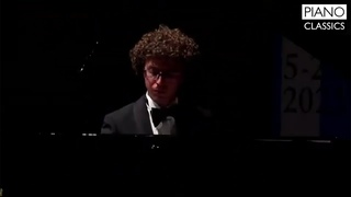 Goffredo Petrassi: Toccata played by Andrea Molteni